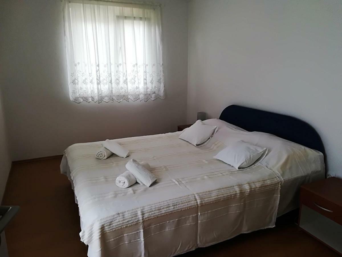 Apartman Rosanda 1 Premuda Eksteriør billede